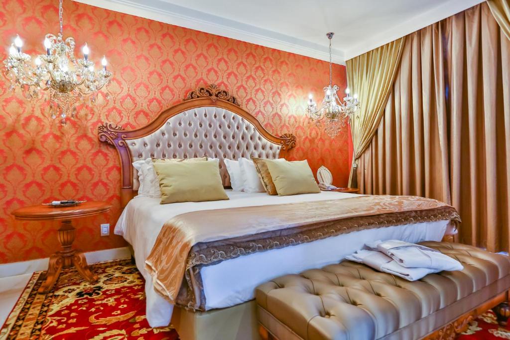  Golden Lis Hotel Boutique