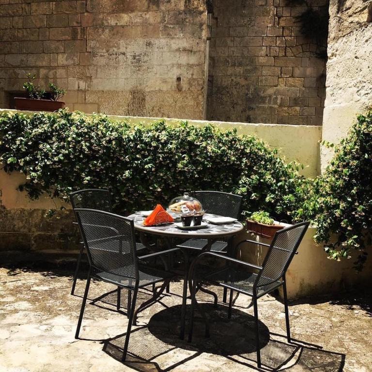 Alla dimora di Chiara Suite and Rooms - 1