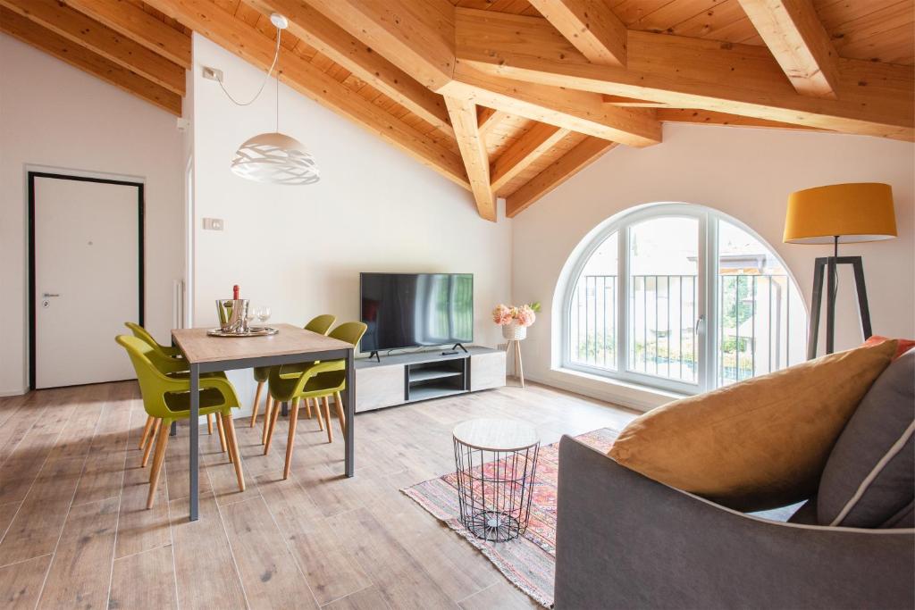 A television and/or entertainment centre at Casa Joanna
