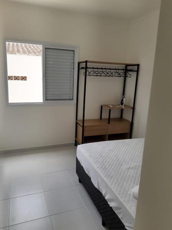  Apto com piscina no Itagua Ubatuba