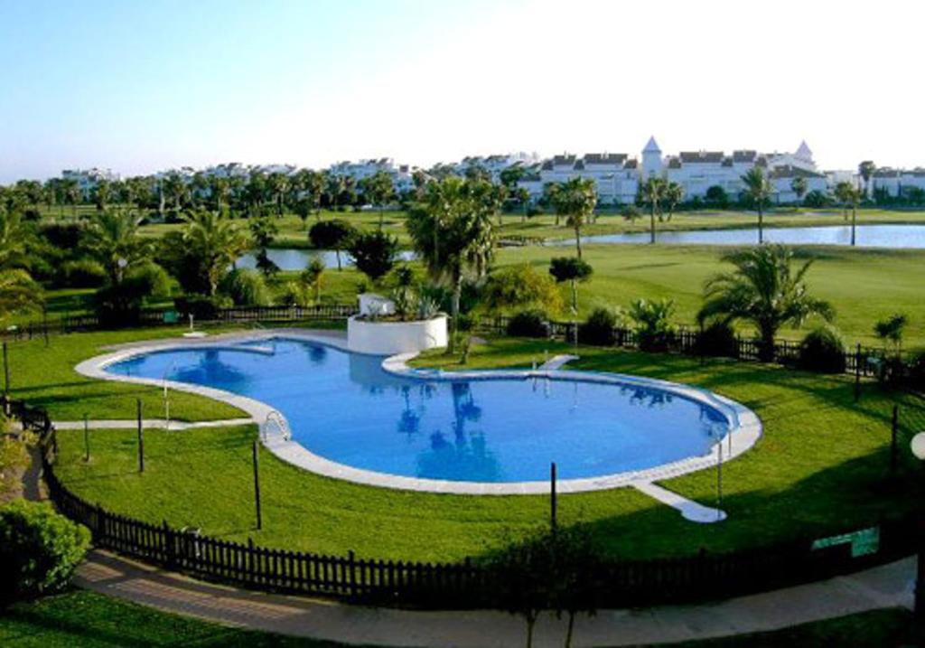 Zdjęcie z galerii obiektu Charming Apartment in Rota with Garden and Lake Views, 81 m² w mieście Rota