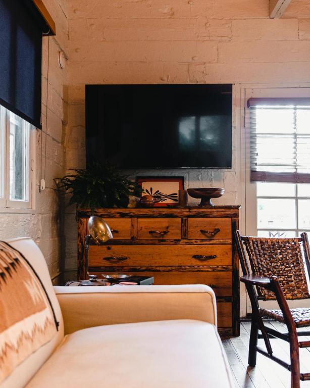 The Fireside Inn - 