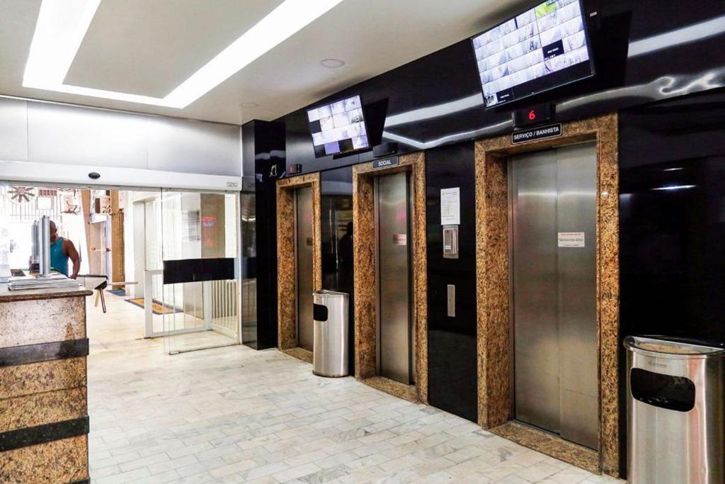  Studio economico com vista para o mar no posto 2 em Copacabana!