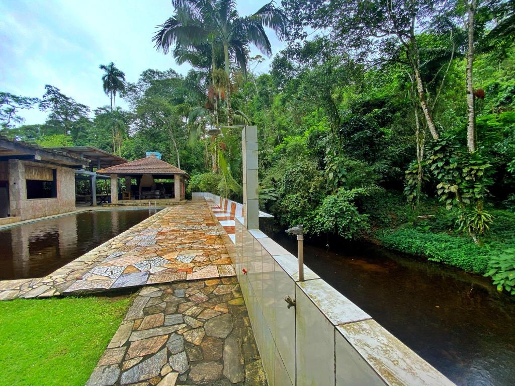  Sítio Cantareira/ Trilha e piscinas naturais