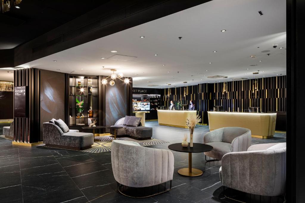 Posezení v ubytování Crowne Plaza Helsinki - Hesperia by IHG