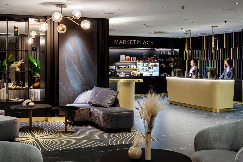 Posezení v ubytování Crowne Plaza Helsinki - Hesperia by IHG