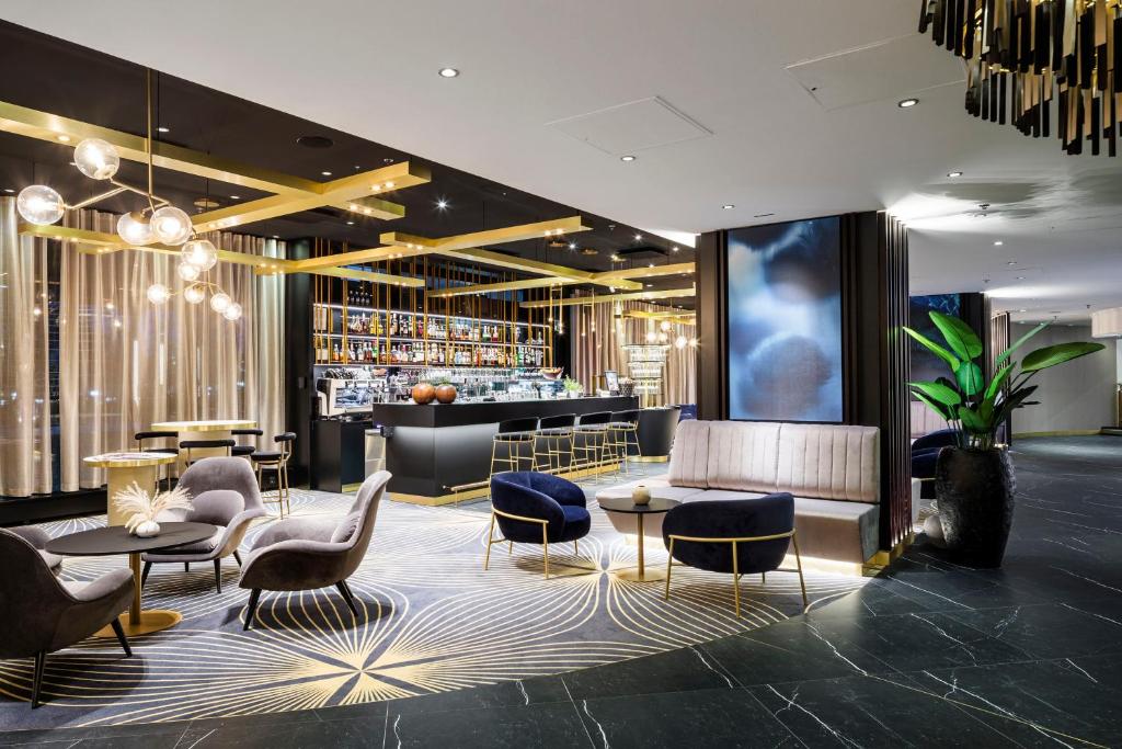 Posezení v ubytování Crowne Plaza Helsinki - Hesperia by IHG