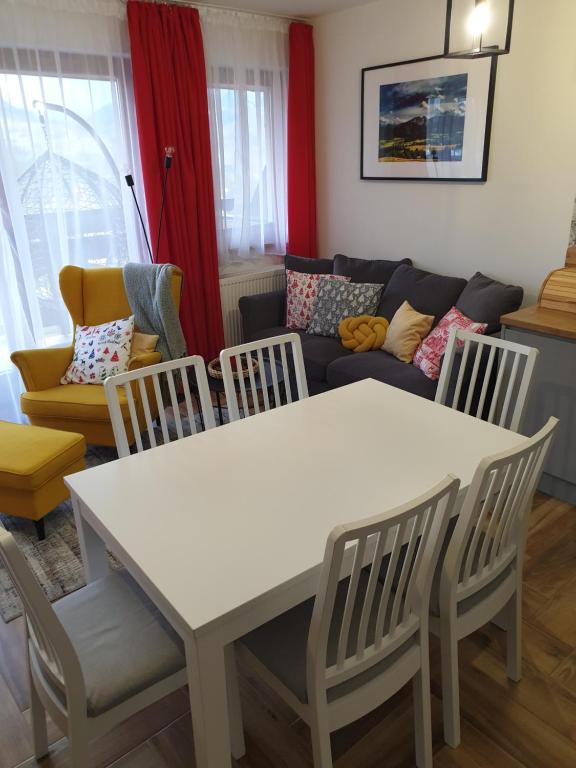 Posedenie v ubytovaní Apartament Gaia
