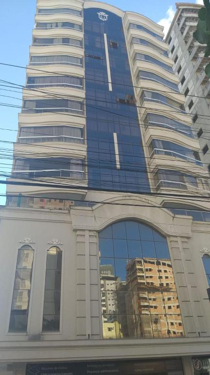  Apartamento Alto Padrão Estilo Louis XV próximo a praia