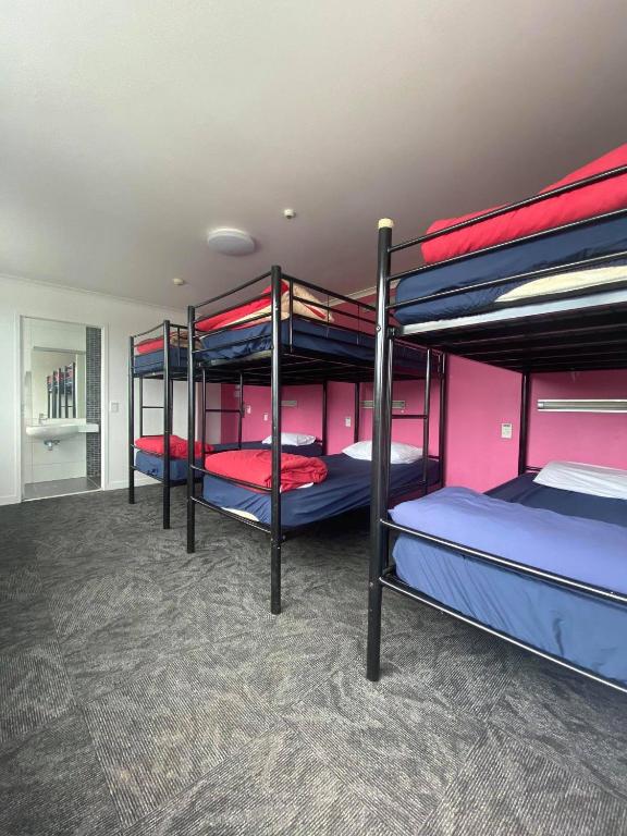 Based by the Lake - Resim 30