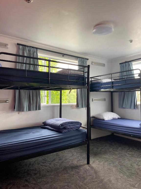 Based by the Lake - Resim 2