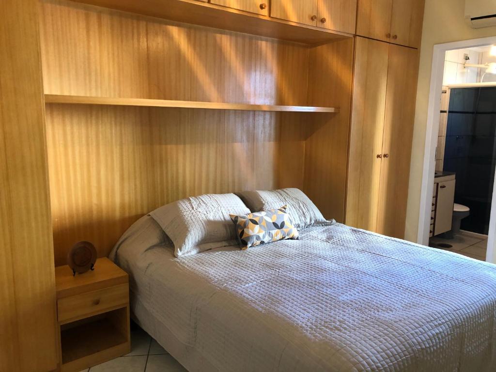  Enseada lindo apartamento com varanda
