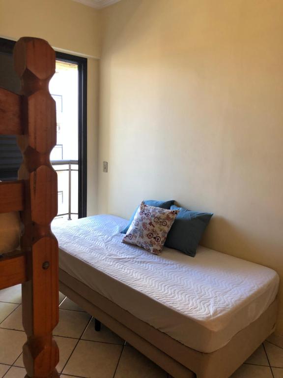  Enseada lindo apartamento com varanda