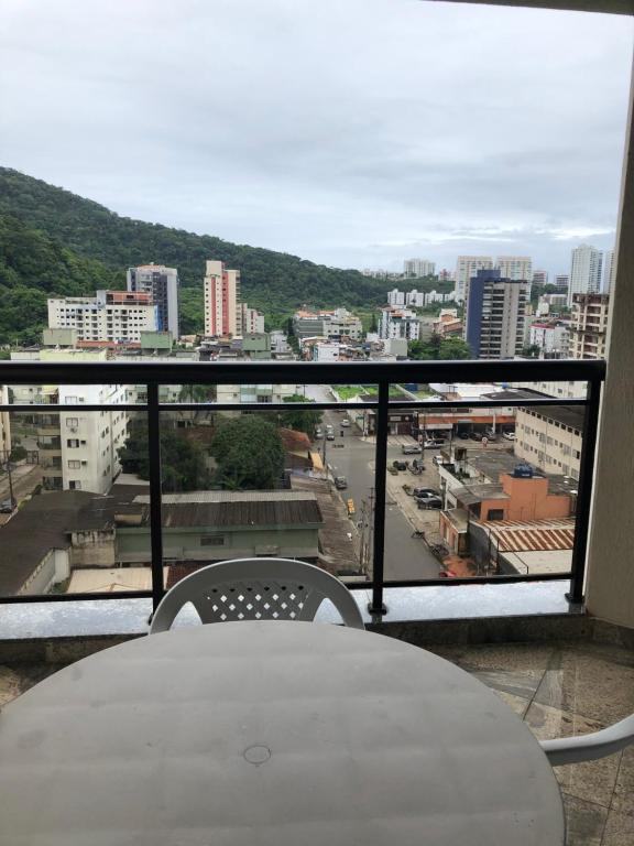  Enseada lindo apartamento com varanda