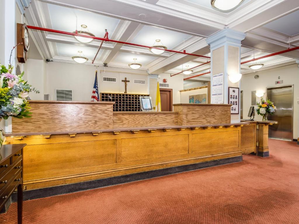 The lobby or reception area at Leo House
