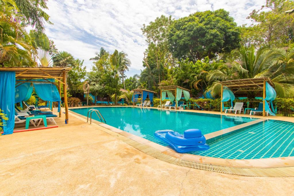 a pool at the resort at Baan Kiao in Haad Yao