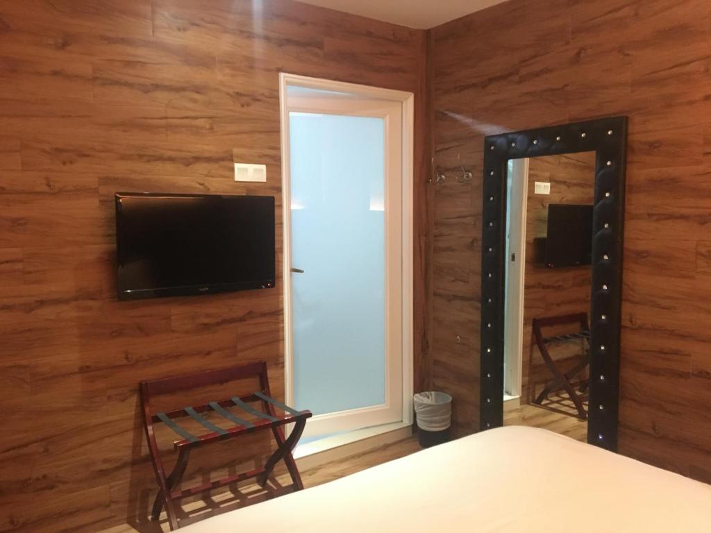 TV a/nebo společenská místnost v ubytování Hermess Hotel Johor