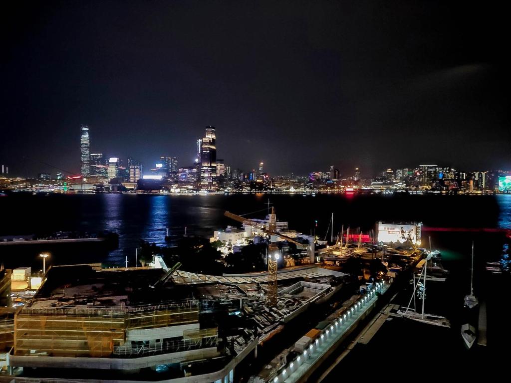A general view of Hongkong or a view of the city taken from a szállodákat