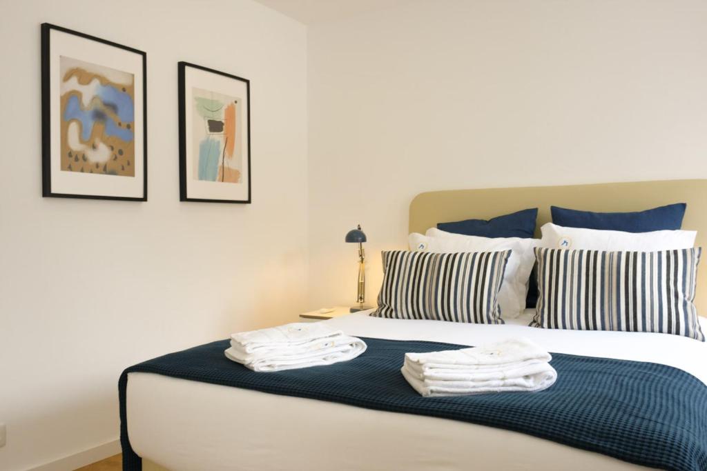 Postel nebo postele na pokoji v ubytování Love apartment Beco Torto, Cascais
