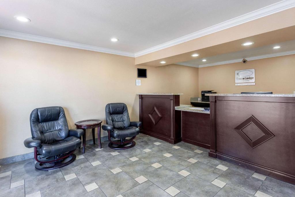 Fotografie z fotogalerie ubytování Econo Lodge Inn & Suites Escondido Downtown v destinaci Escondido