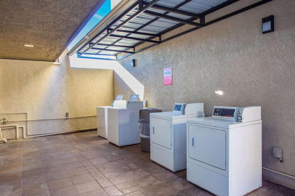 Fotografie z fotogalerie ubytování Econo Lodge Inn & Suites Escondido Downtown v destinaci Escondido