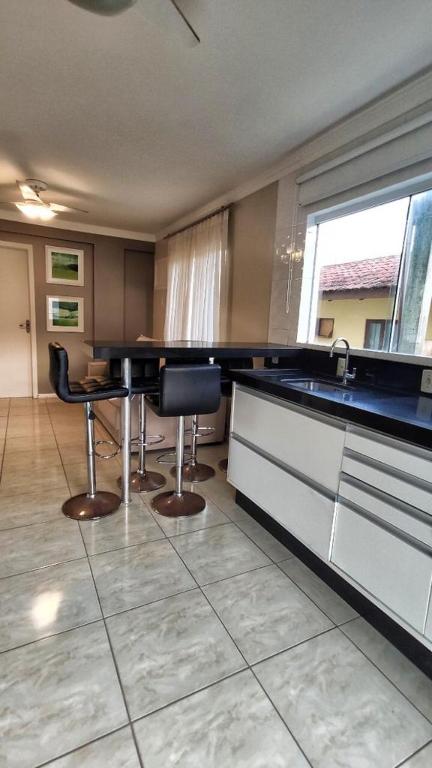  Excelente Apartamento na Praia de Bombinhas.