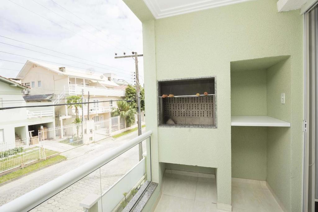  Excelente Apartamento na Praia de Bombinhas.