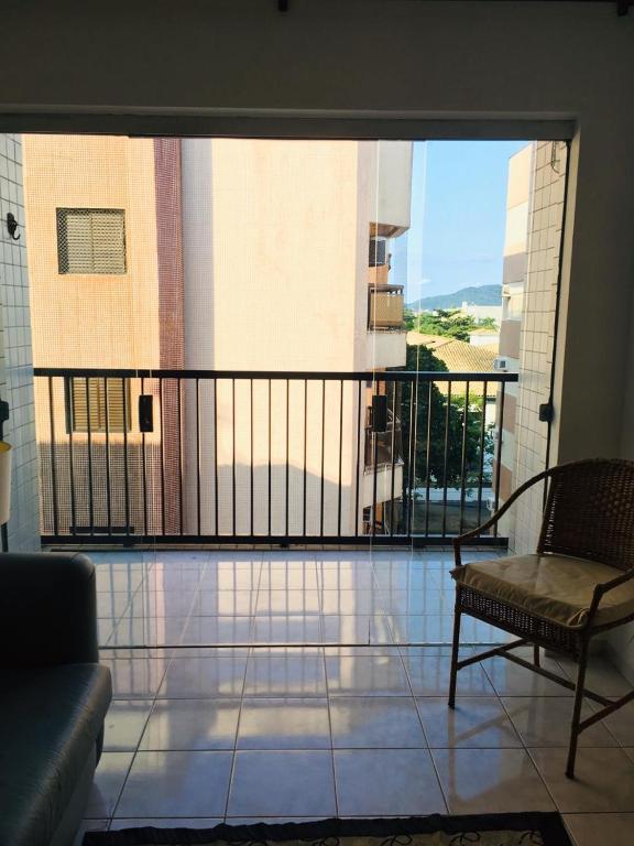  Ótimo apartamento uma quadra da praia da enseada