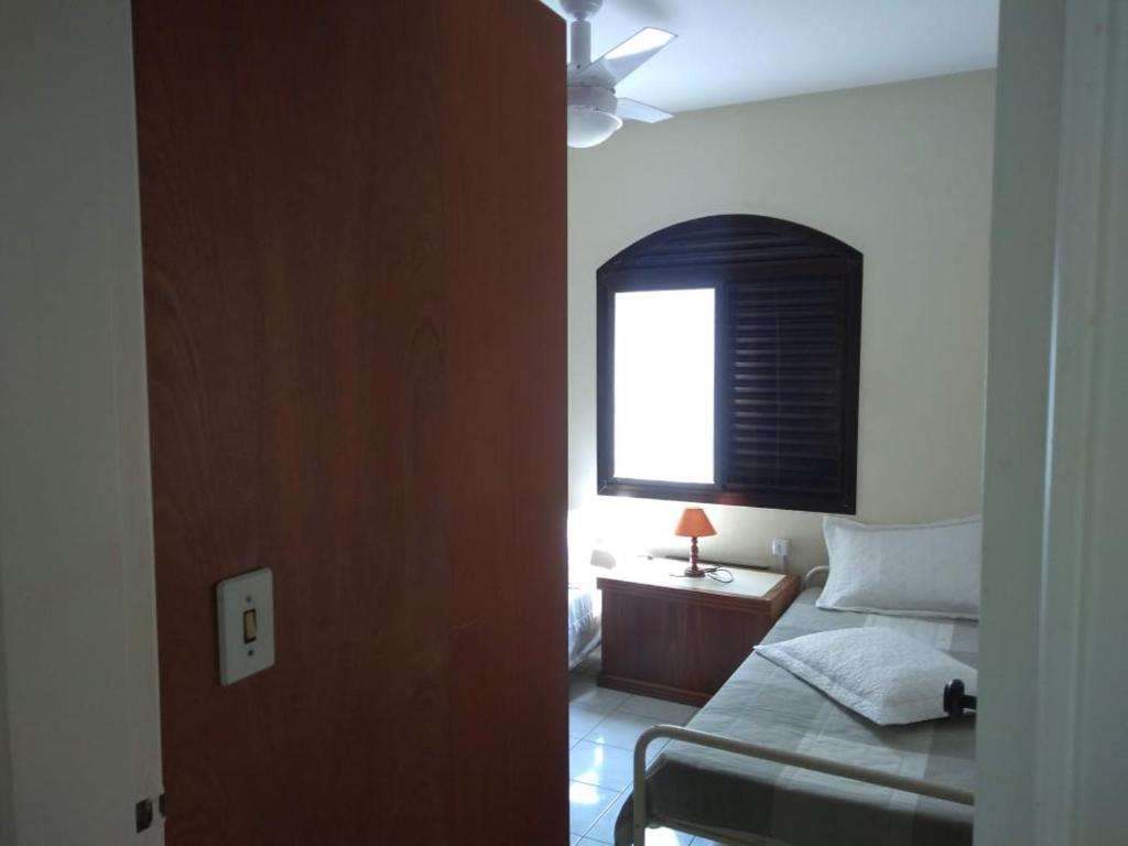  Ótimo apartamento uma quadra da praia da enseada