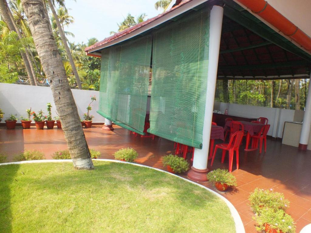 Zahrada ubytování Cherai Beach Residency