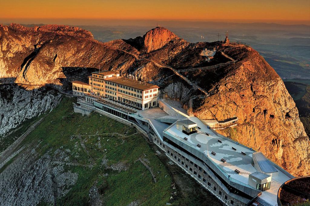 Hotel Pilatus-Kulm Hotel Pilatus-Kulm