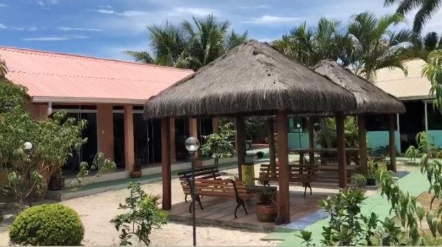 Um jardim em Pousada Ilha do Mel