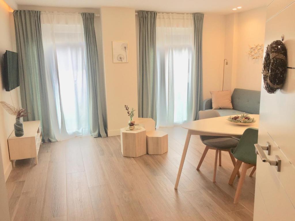 San Vicente Apartments - 15