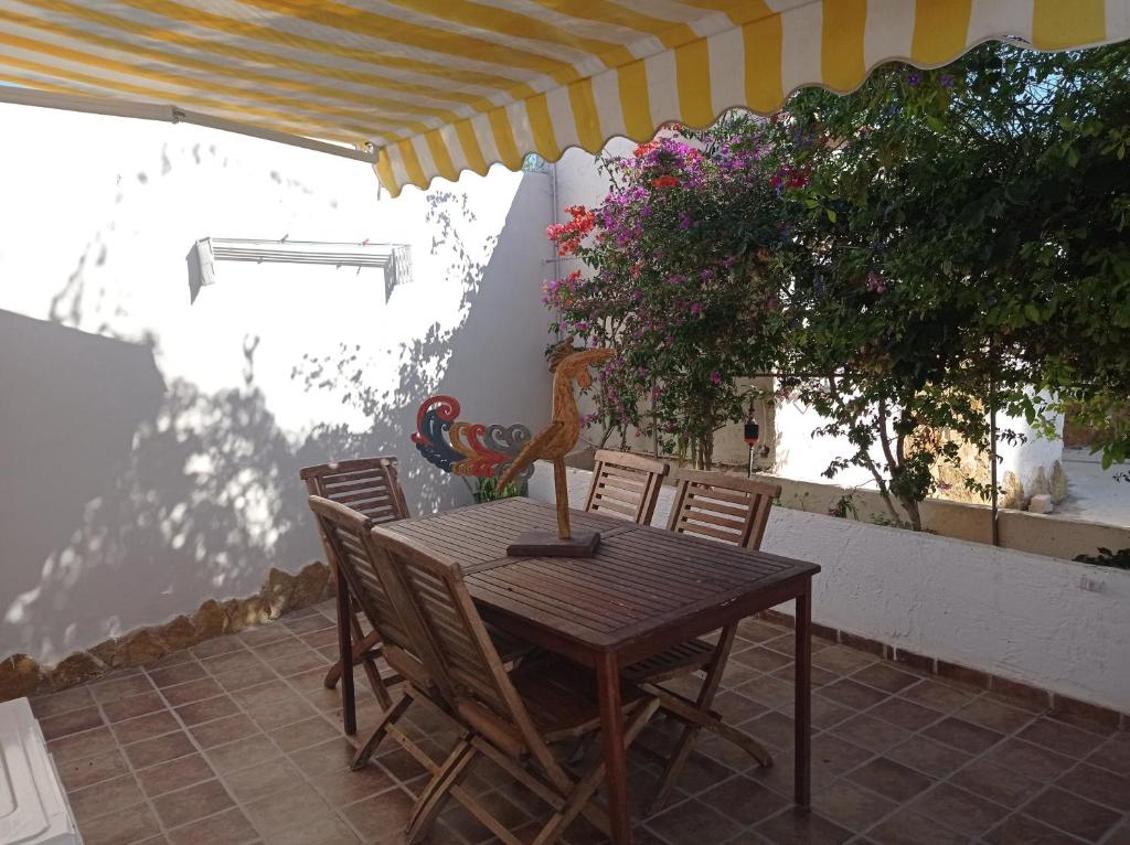 La Vie en Rose - Apartment With Terrace