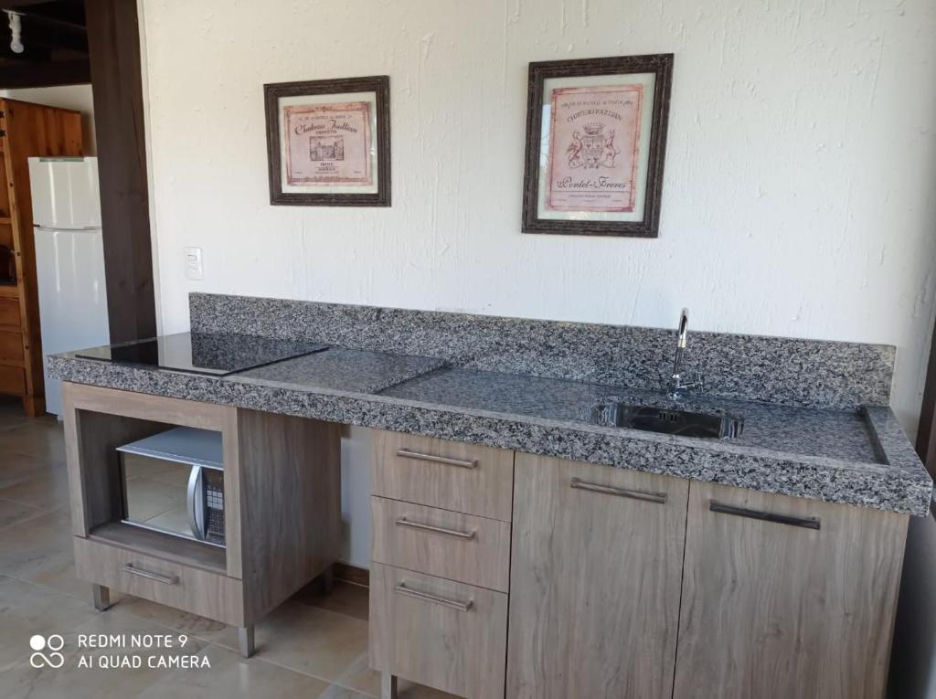  Apartamento no bairro de Mariscal a 300 metros praia do Canto Grande