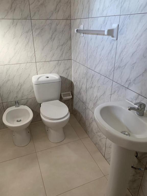Koupelna v ubytování Hotel American