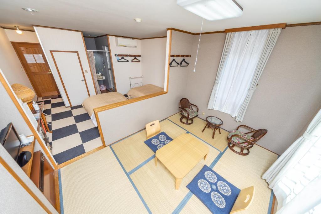 Villa Rengatei - Family Room With Tatami Area And Private Bathroom