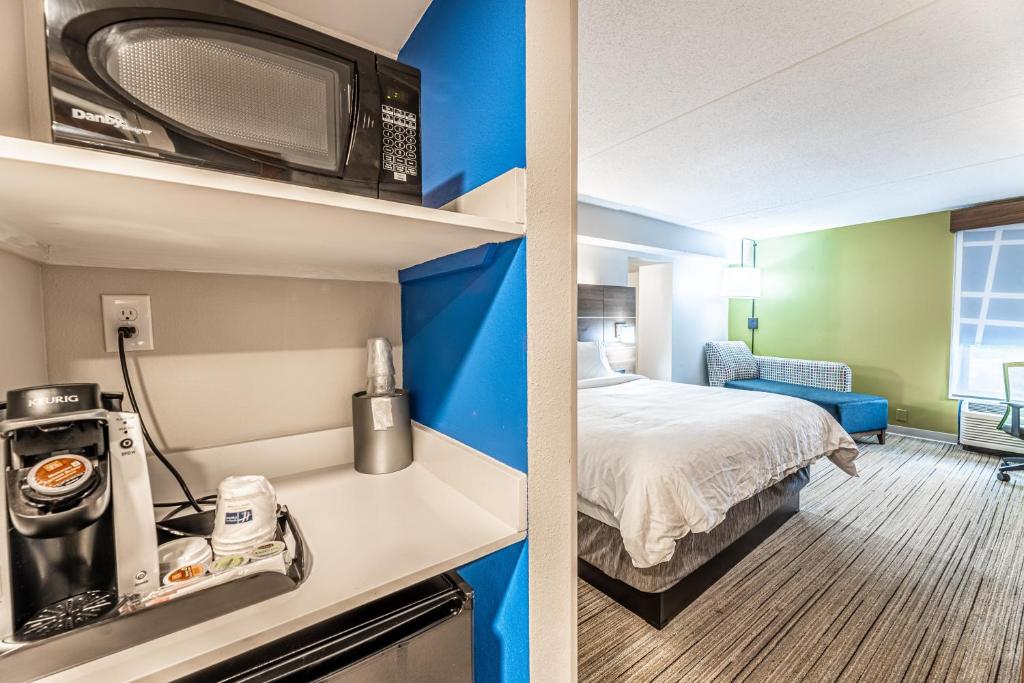 Holiday Inn Express Indianapolis South, an IHG Hotel - 