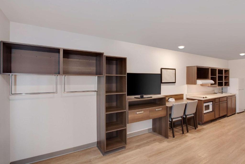 WoodSpring Suites Nashville near Rivergate - Queen Room Met Bad - Toegang Van Handicaps/niet -roken