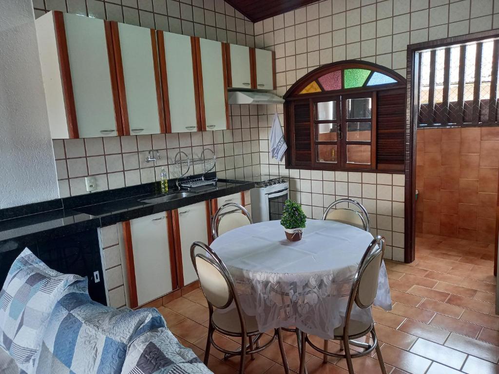  CASA CONFORTÁVEL E BEM LOCALIZADA - BÚZIOS