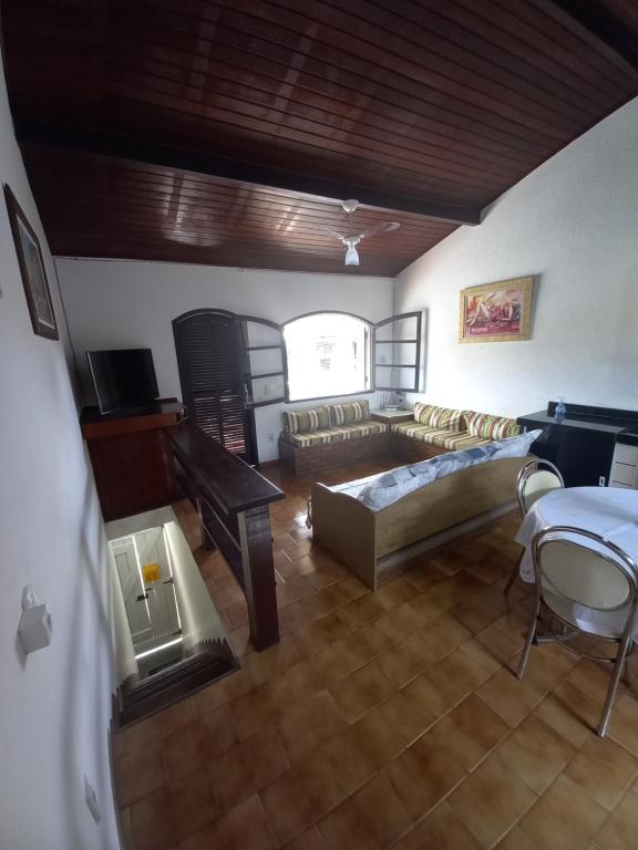  CASA CONFORTÁVEL E BEM LOCALIZADA - BÚZIOS