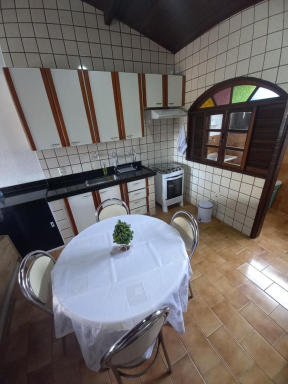  CASA CONFORTÁVEL E BEM LOCALIZADA - BÚZIOS