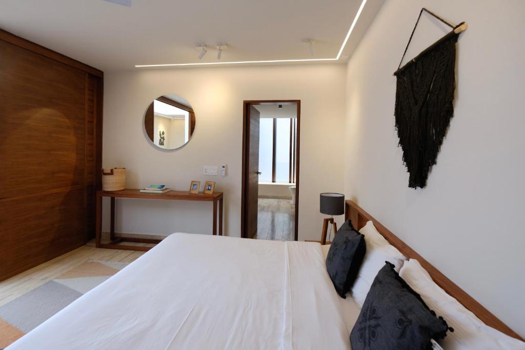 408 Incredible Penthouse Studio with huge terrace private terrace with plunge pool