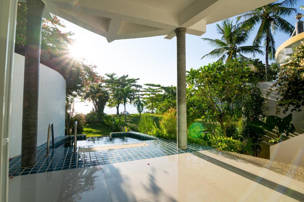 Yao Yai Beach Resort - 5