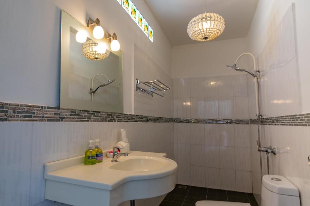 Yao Yai Beach Resort - 3