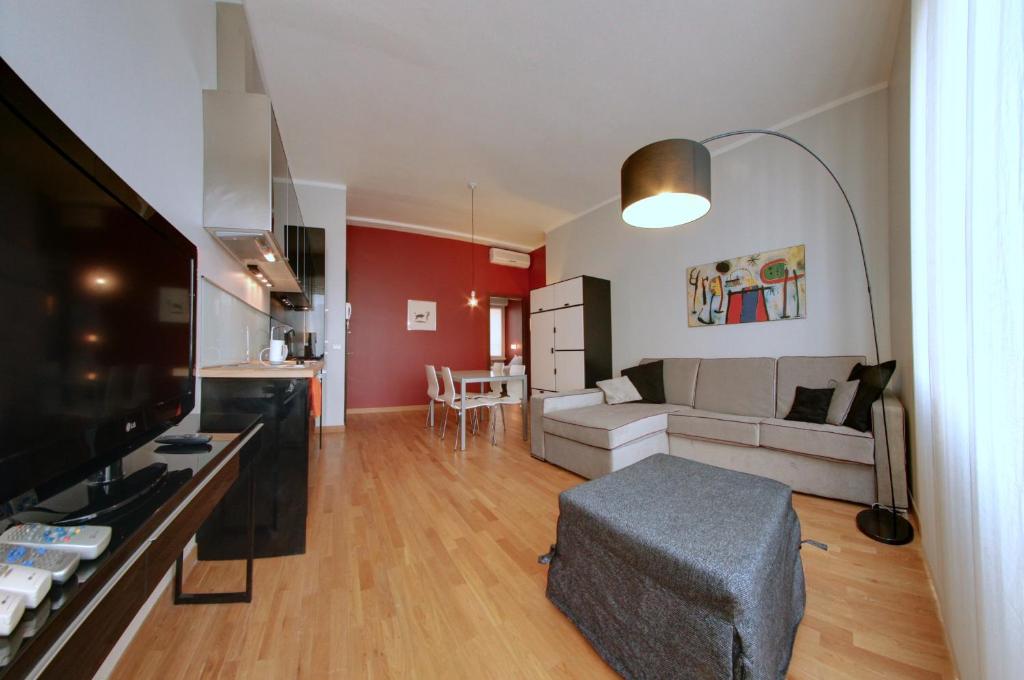 Milan Apartment Rental - 大型的一居室公寓