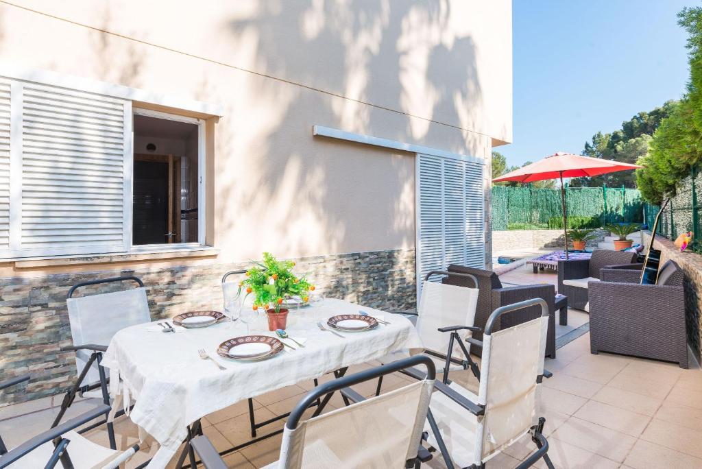 Patio nebo venkovní prostory v ubytování Finca Rotonda de Aucanada