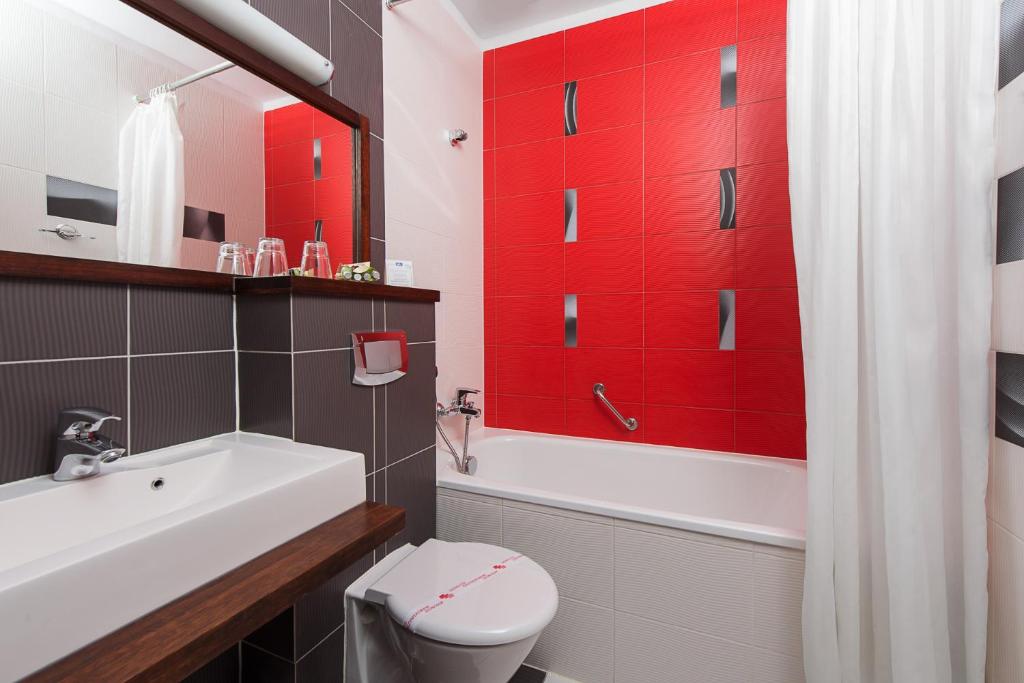 Koupelna v ubytování Hotel Faleza - z widokiem na morze