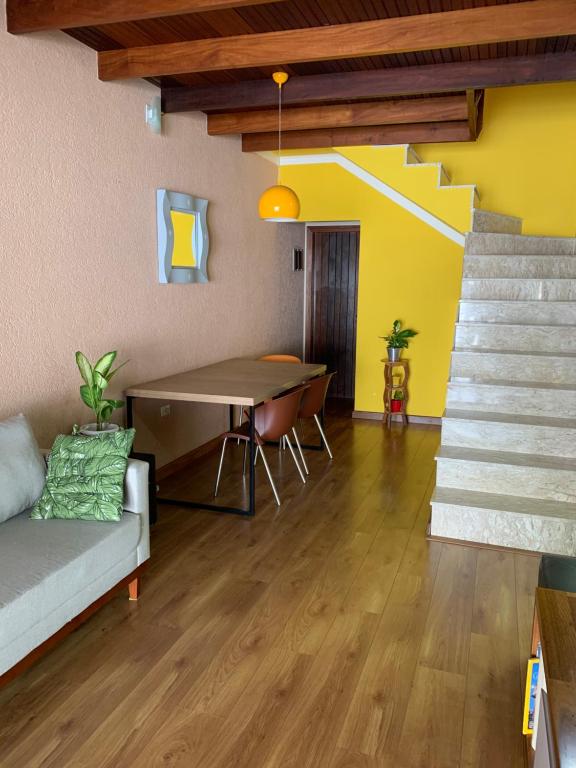  CASA CONFORTÁVEL PRAIA E MONTANHA