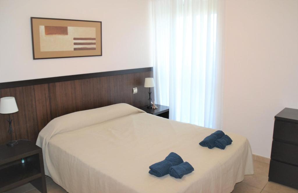Posteľ alebo postele v izbe v ubytovaní 3hab Alamar La Cala de Mijas WIFI AC PISCINA